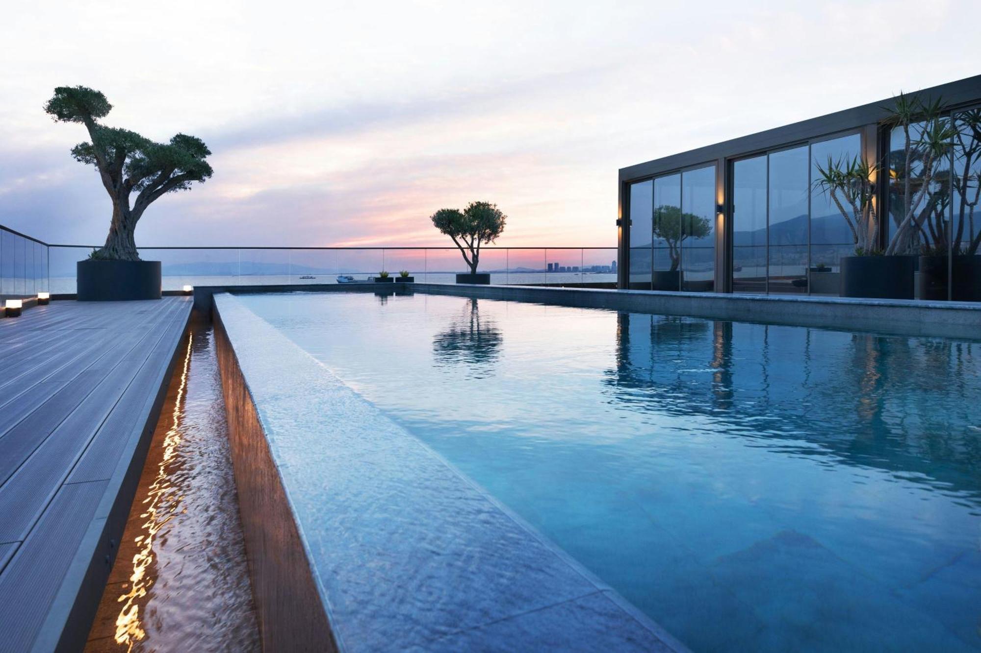 Izmir Marriott Hotel Zewnętrze zdjęcie The Sky Pool at The Landmark