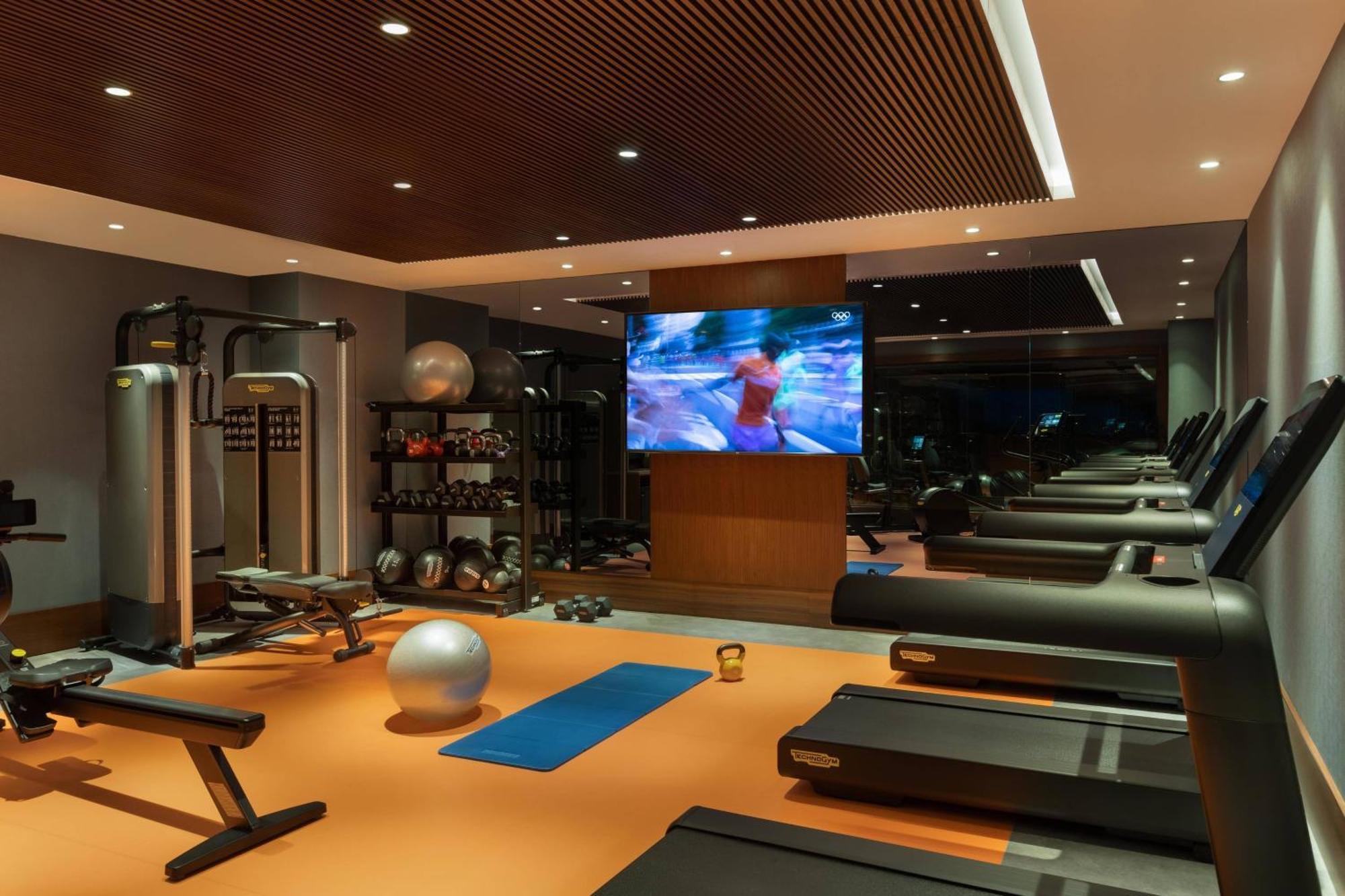Izmir Marriott Hotel Zewnętrze zdjęcie The gym at the hotel